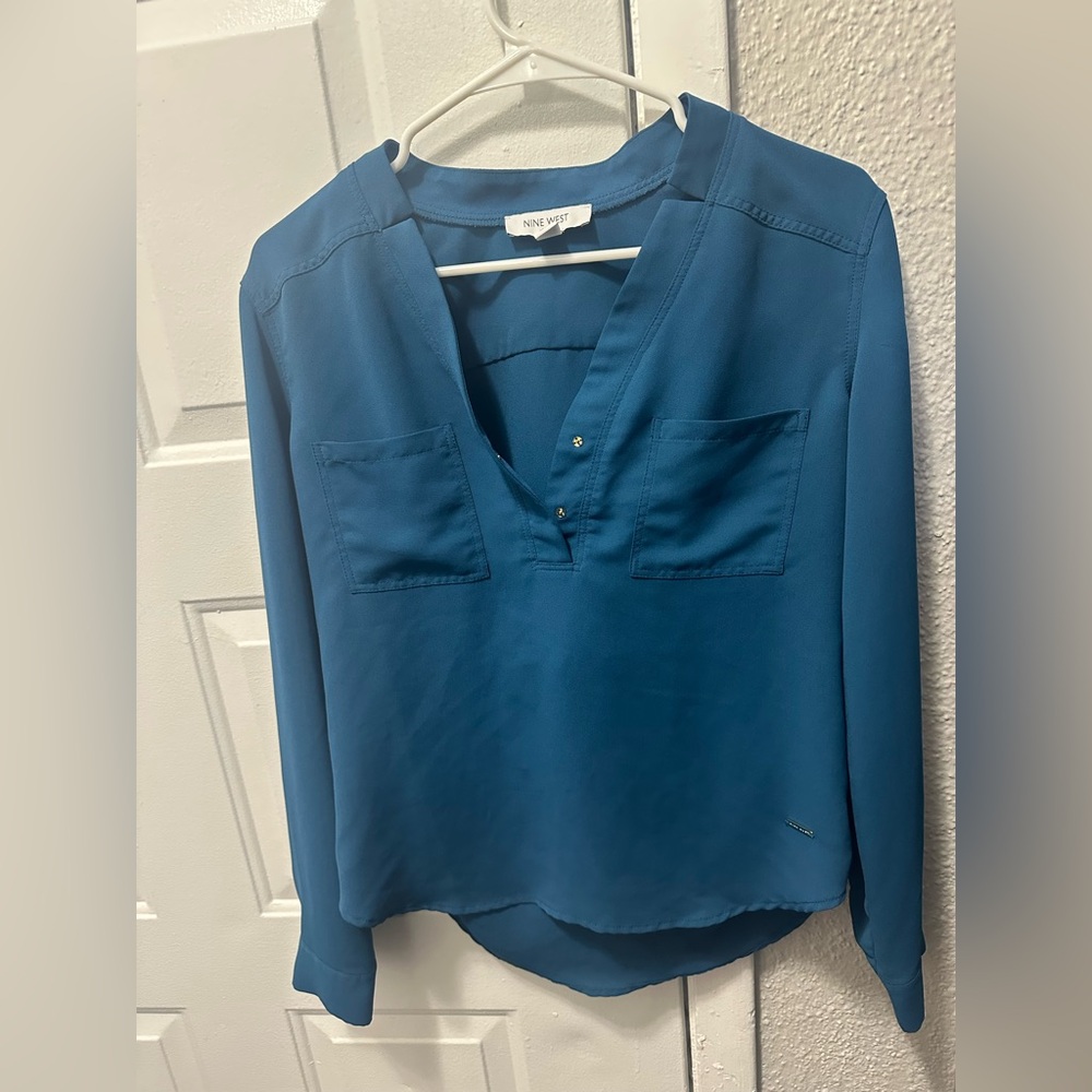 Nine West blue long sleeve top 
Size s